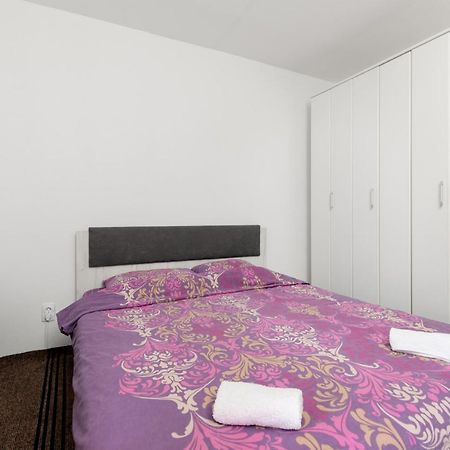 Private Room Center-2 Persons New Μπούντβα Εξωτερικό φωτογραφία